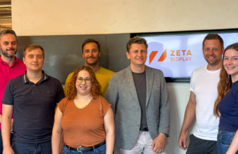 Schramm Takes Helm of ZetaDisplay Austria Following Peakmedia Rebranding Die Peakmedia Digital Signage GmbH ändert ihren Namen in ZetaDisplay Austria GmbH. Marcel Schramm übernimmt die Position des Country Director in Österreich.