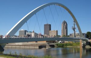 Corebridge Financial’s Bailey Joins F&G Annuities as Chief Financial Officer Downtown Des Moines skyline, home of F and G Annuities and Life