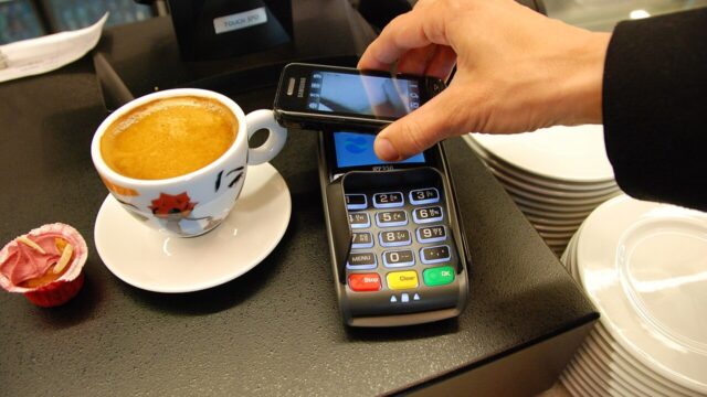 Contactless card payment at a point of sale terminal