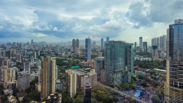 em-nw17_mumbai-20261024 The Senapati Bapat Marg business district skyline in Mumbai, India